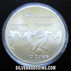 1976 Elizabeth II Canadian Silver 10 Dollars (Football) (Reverse)
